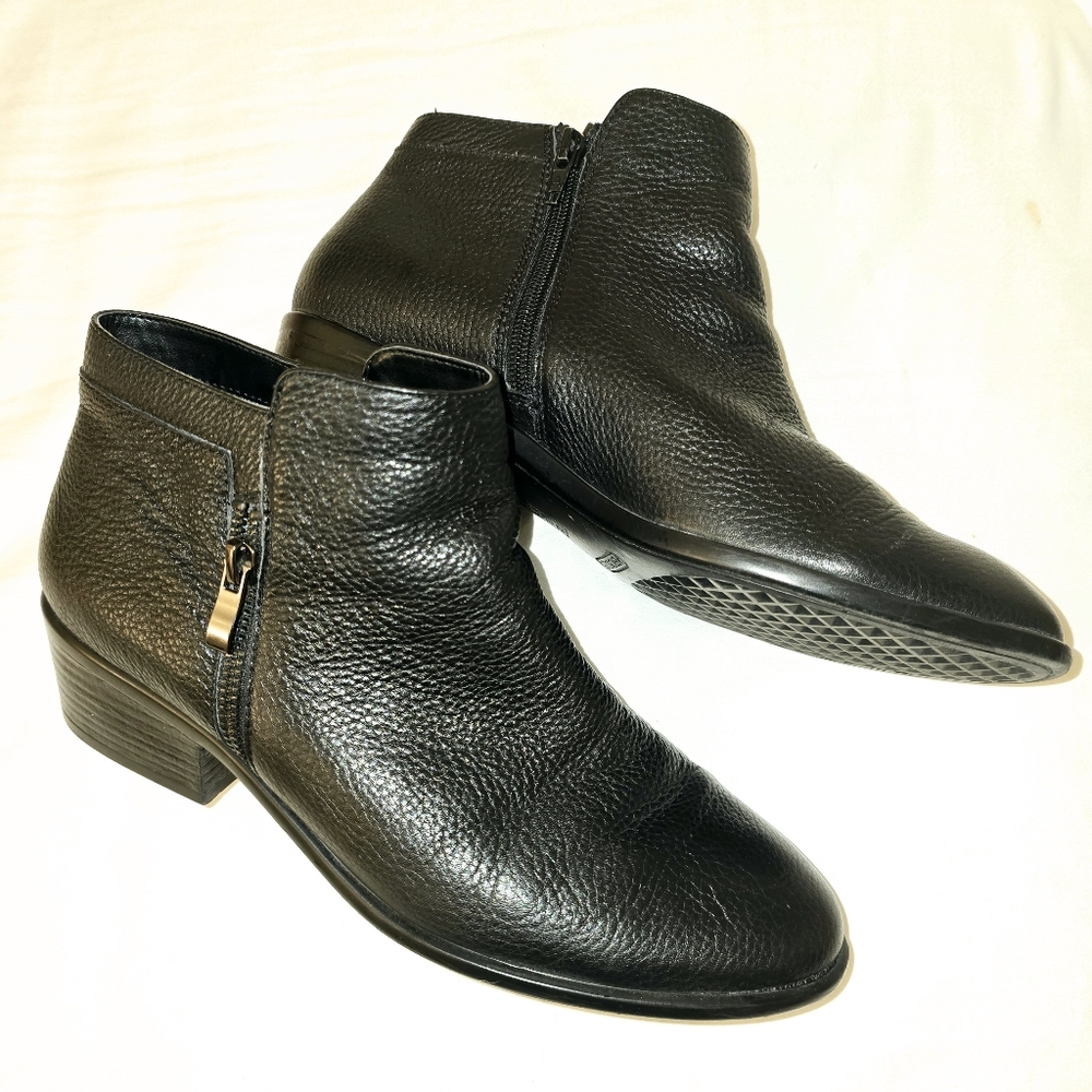 AEROSOLES Black Leather Ankle Boot 10 Low Heel Chelsea Boot Pebbled Leather Top